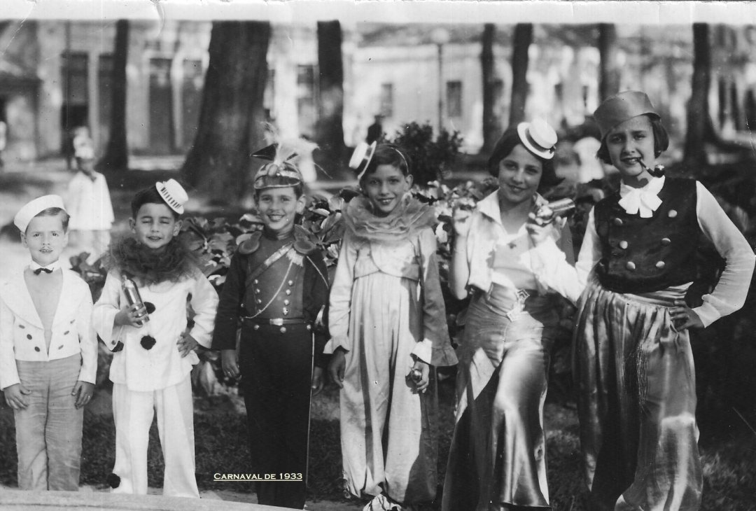 Do entrudo a escola de samba: a história do Carnaval em Nova Friburgo 5 Carnaval em Nova Friburgo, 1933. Acervo pessoal