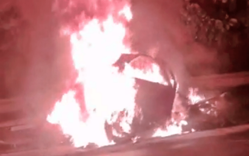 Vídeo: Motorista morre carbonizado após colisão entre carro e ônibus em Campos