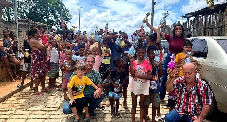 Páscoa Feliz completa 14 anos distribuindo chocolates e amor na região