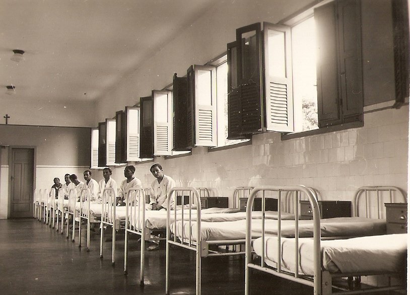 A tuberculose e o Sanatório Naval de Nova Friburgo 3 Enfermaria dos praças arejadas com muitas janelas. Acervo Sanatório Naval