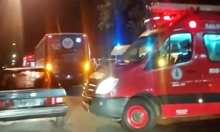 Friburgo: Adolescente morre ao colocar cabeça para fora de janela de ônibus