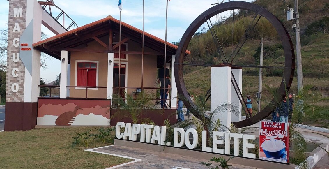 Prefeitura reinaugura pórtico de entrada de Macuco