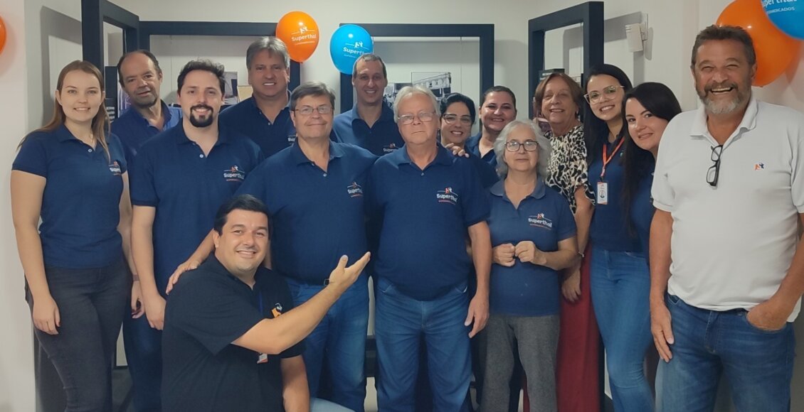 Funcionário completa meio século de serviços na Rede Superthal Supermercados