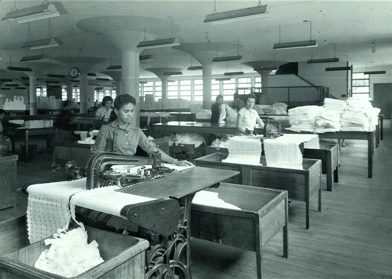 Nova Friburgo: de cidade veranista a cidade industrial 6 Em dado momento as mulheres foram maioria na empresa. Acervo família Arp.