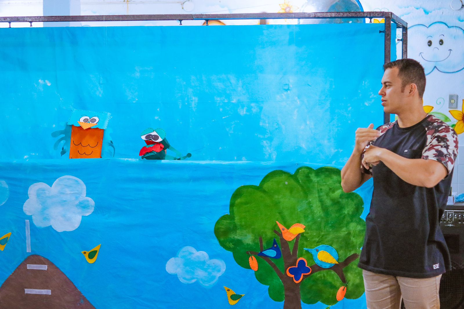 Oficinas de teatro de bonecos abordam sobre sustentabilidade em Petrópolis 1 As oficinas contaram com aulas de técnicas de roteirização, manipulação e confecção de bonecos, cenários e adereços com materiais recicláveis.