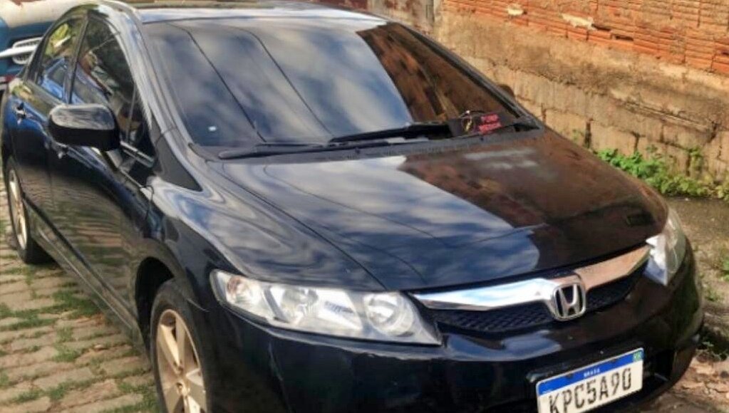 Carro roubado em São Sebastião do Alto é recuperado em Miracema