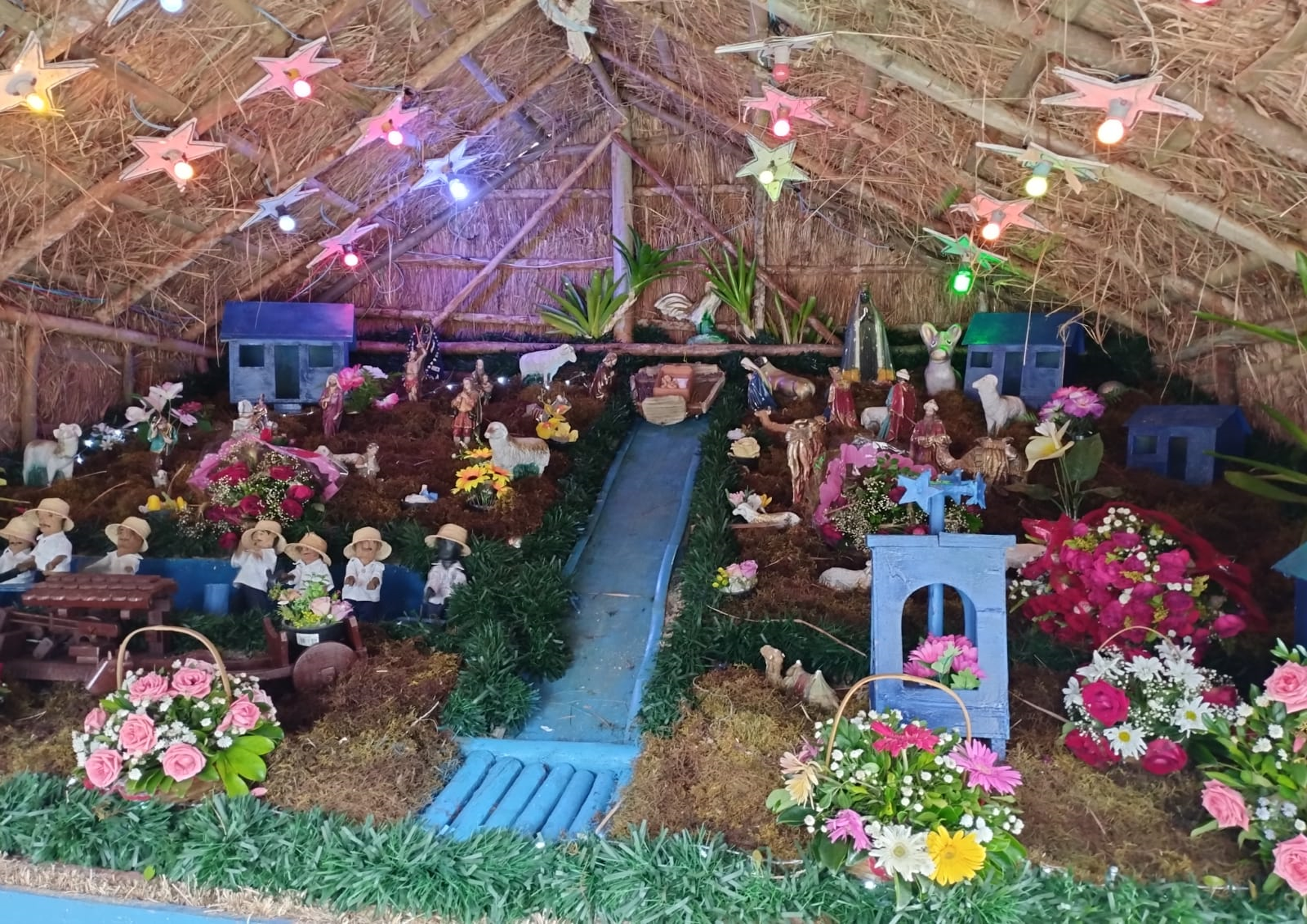 Distrito centenário de Nova Friburgo: Riograndina celebra 100 anos 6 Pecas de presepio e bonecos confeccionados por Ze da Malha. Acervo da familia