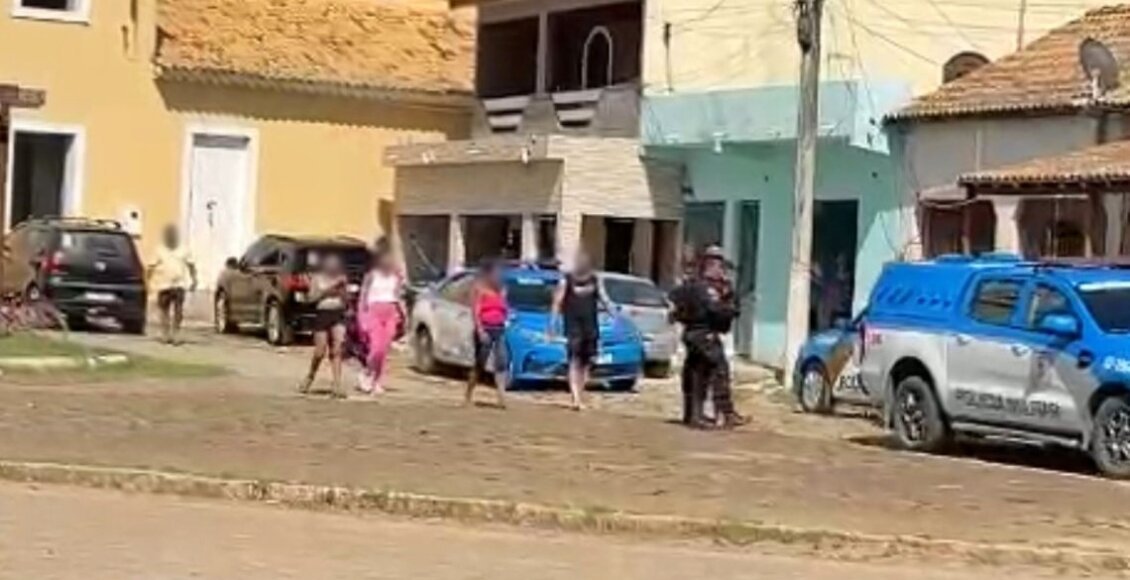 Homem invade escola com faca e causa pânico em Campos dos Goytacazes