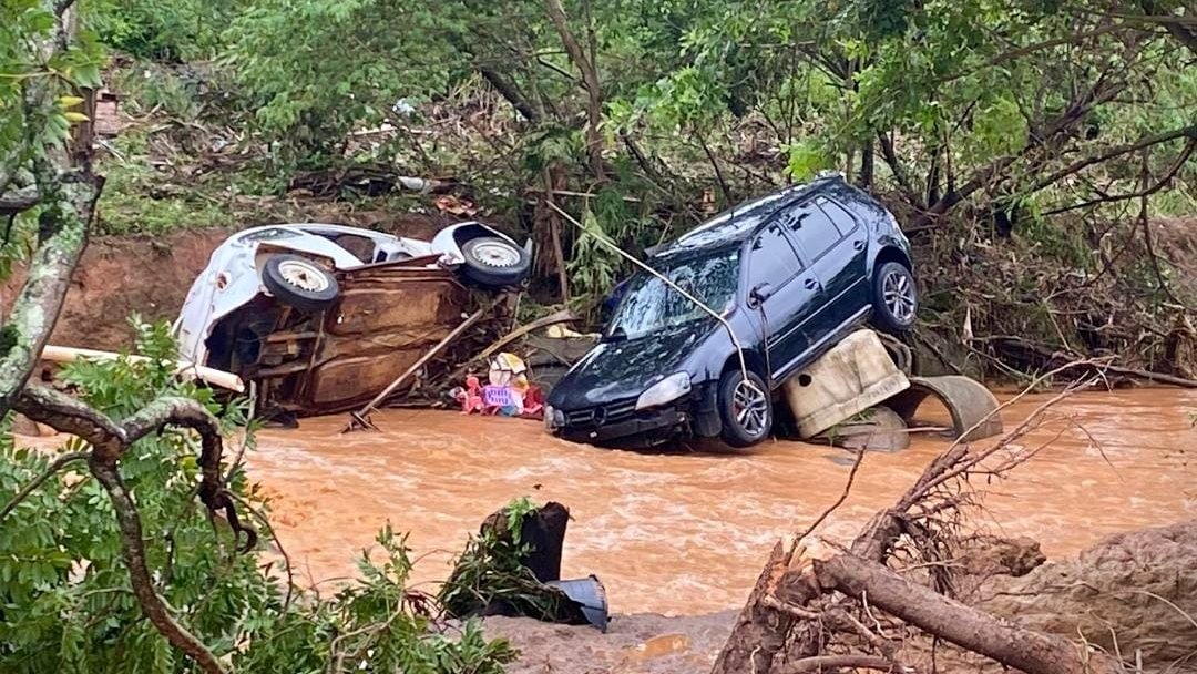RJ tem 8 mortos e cerca de 600 desabrigados por causa das chuvas