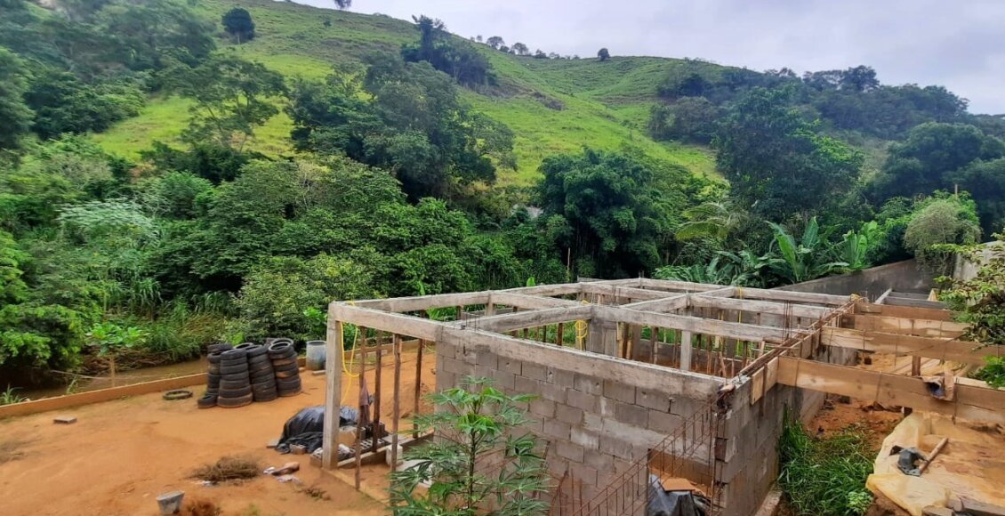 Polícia Ambiental flagra construção irregular ao leito de rio em São Fidélis