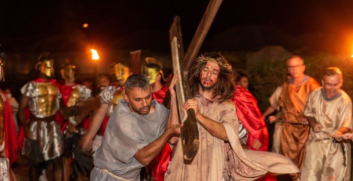 Riograndina realiza 10ª edição da encenação da Paixão de Cristo