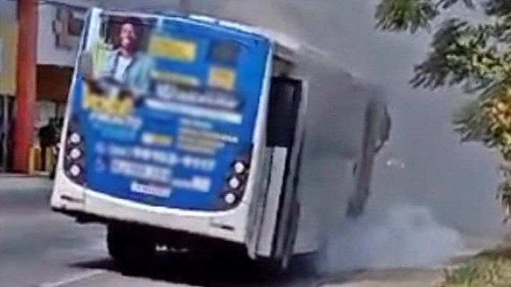 Princípio de incêndio em ônibus assusta passageiros em Nova Friburgo