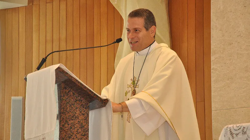Padre de Nova Friburgo é preso por importunação sexual e estupro