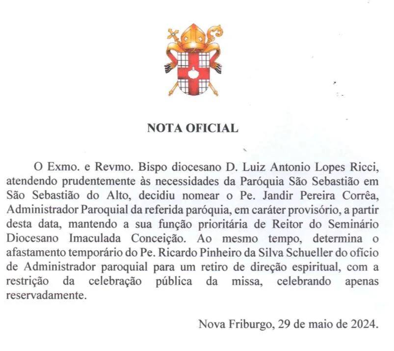 Padre que puxou cabeça de bebê durante batismo é afastado de São Sebastião do Alto 1 Padre que puxou cabeça de bebê durante batismo é afastado de São Sebastião do Alto