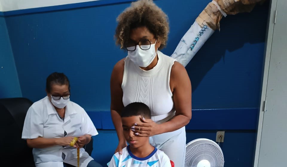 Iniciativa leva exames de vista para escolas rurais de Itaperuna