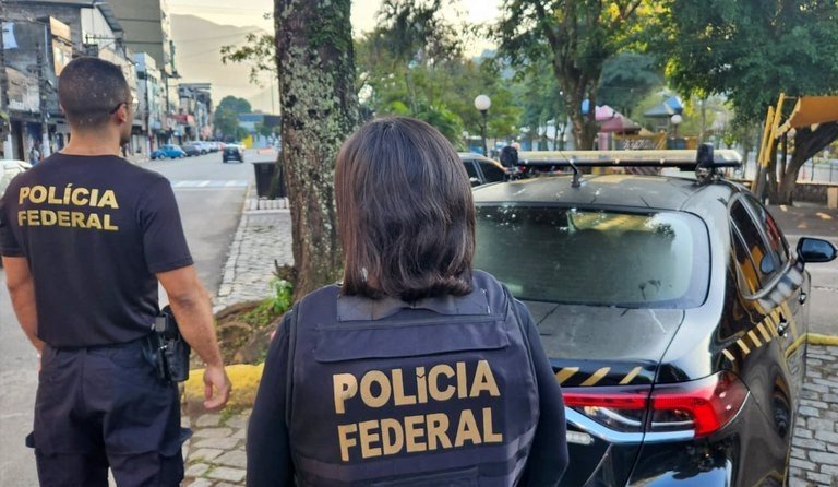 PF realiza operação contra desvios de verba na saúde de Cachoeiras de Macacu