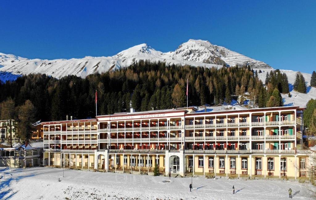 Por que Nova Friburgo é a Suíça Brasileira? 2 O outrora sanatório em Davos, do livro A Montanha Mágica e hoje Hotel Schatzalp. Acervo internet