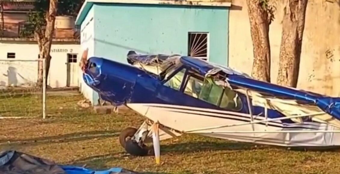 Vídeo: Avião de pequeno porte cai em cidade do Rio de Janeiro