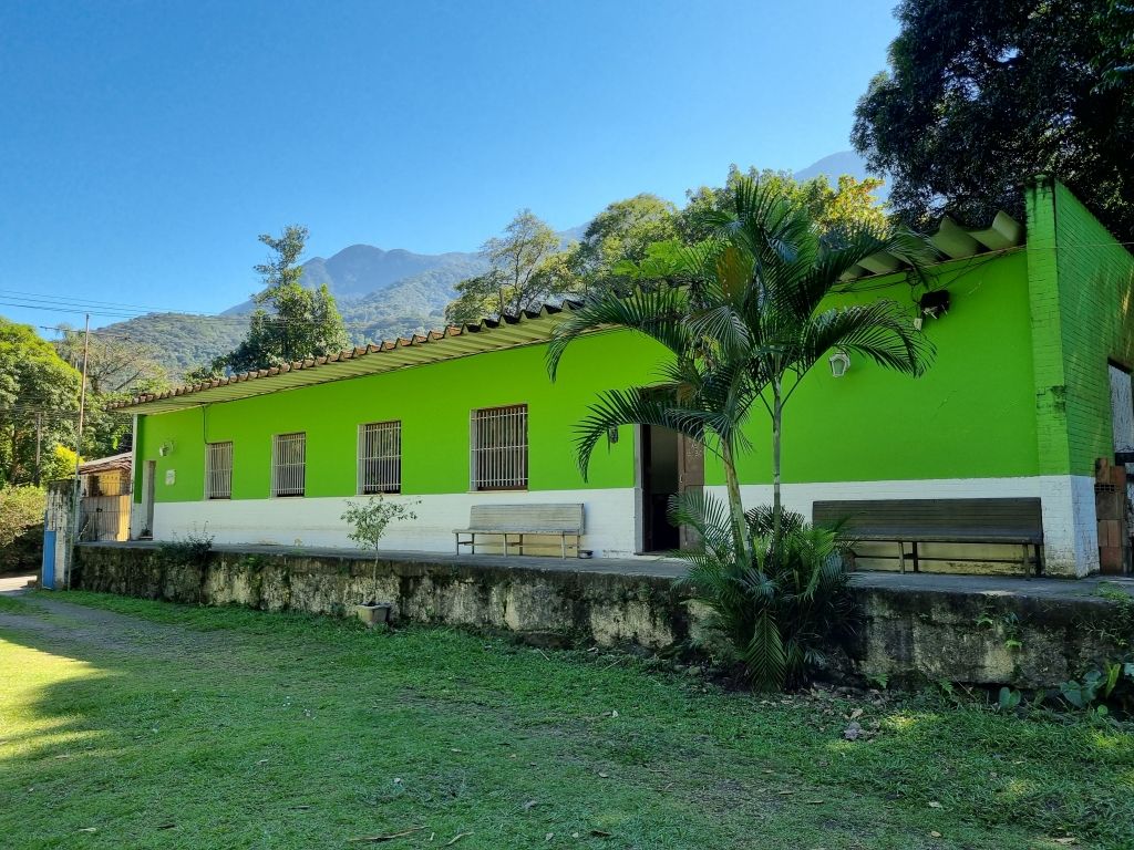 Memória do leito ferroviário: Cachoeiras de Macacu a Nova Friburgo 4 Estacao Boca do Mato nos dias de hoje. Acervo pessoal