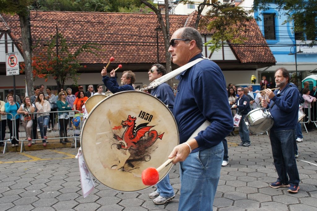 A origem da Praça do Canhão em Nova Friburgo 4 A bateria da Fundacao era considerada a melhor entre os colegios. Acervo pessoal