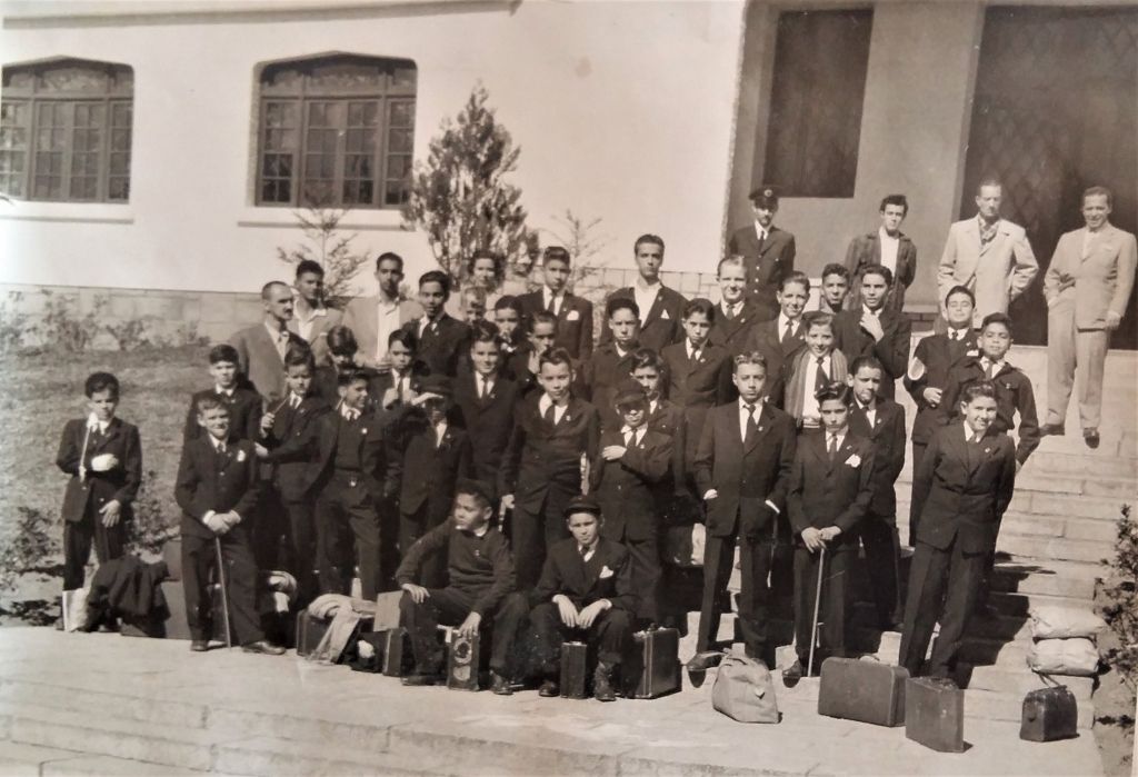 A origem da Praça do Canhão em Nova Friburgo 2 Nos primeiros 15 anos o Colegio Nova Friburgo adotou a pedagogia de Summerhill. Acervo CNF