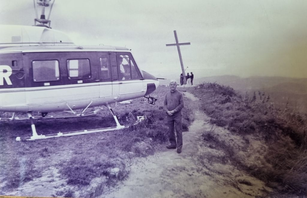 Monte da Santa Cruz e Morro da Santa Cruz em Nova Friburgo 11 A cruz de alvenaria foi substituida por uma de aco. Acervo Colegio Anchieta