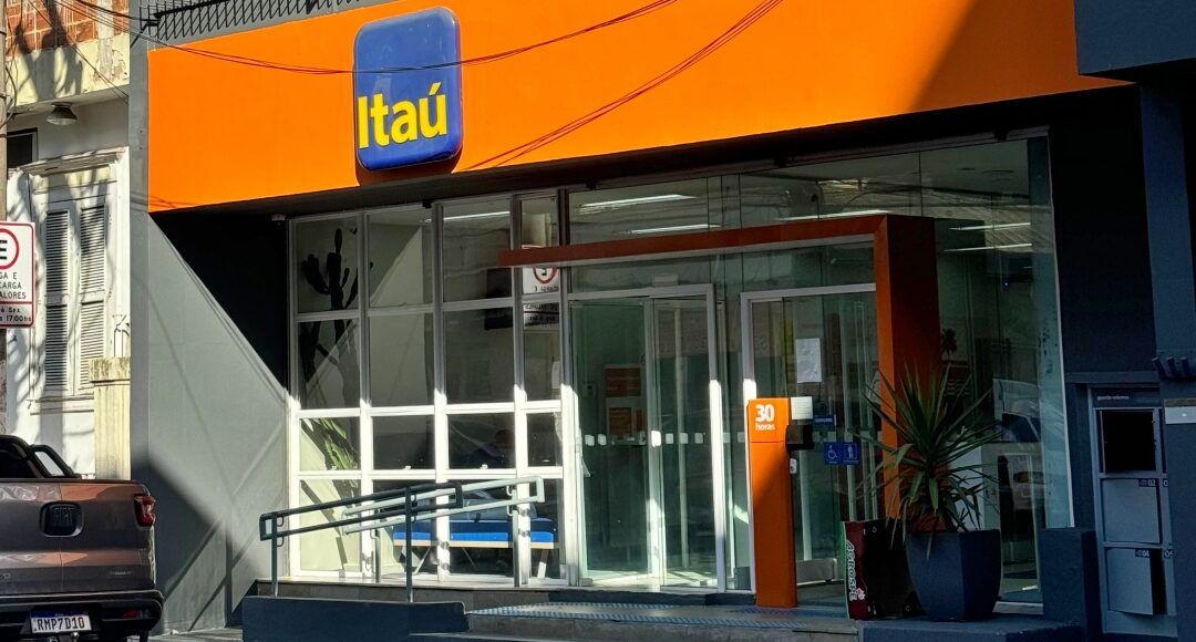 agência do itaú em cantagalo rj