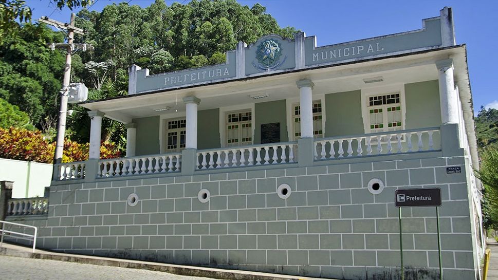prédio da prefeitura de santa maria madalena