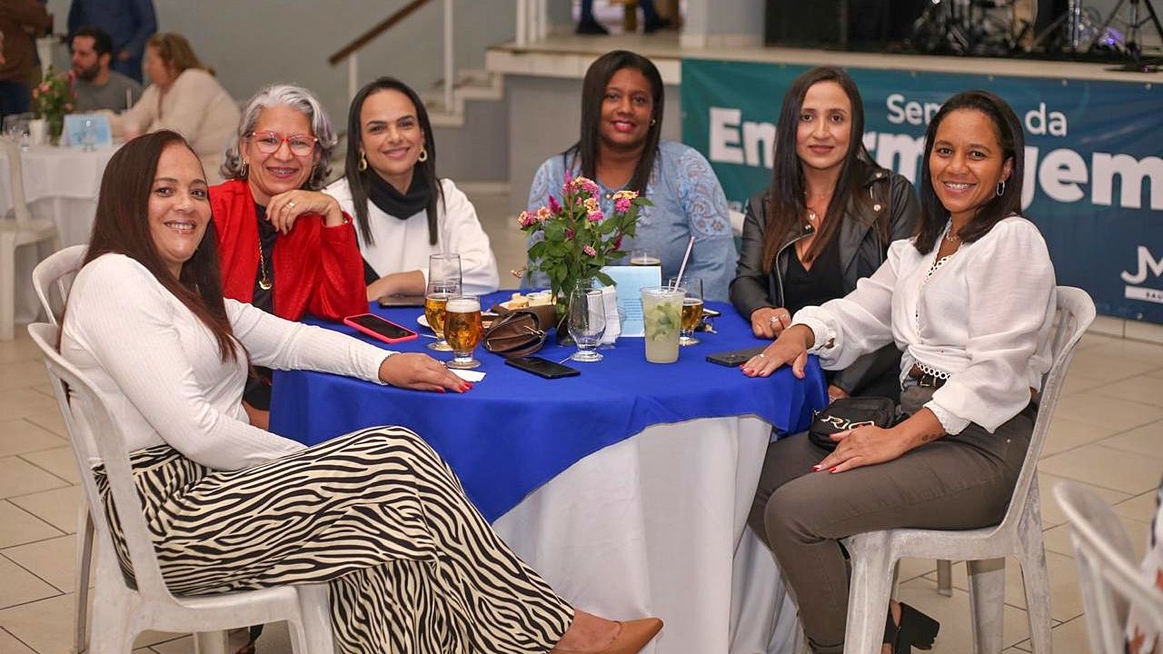 JMF Saúde homenageia profissionais da enfermagem em Trajano de Moraes 1 JMF