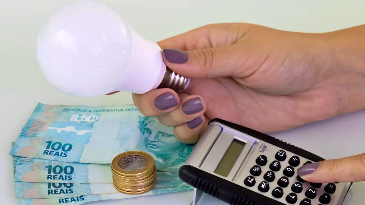 Aneel anuncia bandeira vermelha 2 para agosto, a mais cara da conta de luz 1 luz