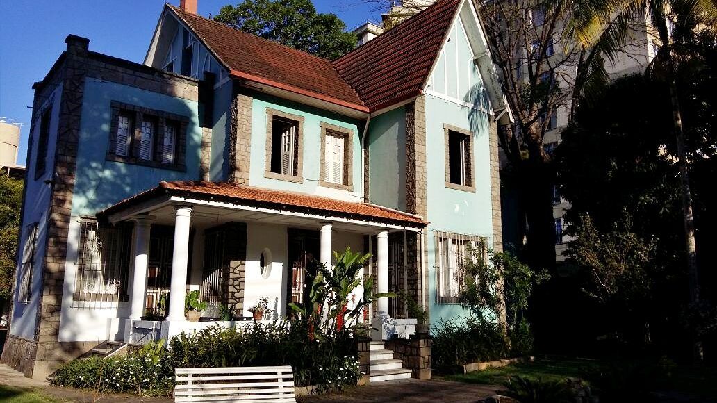 Casarão histórico Solar dos Sertã, na Avenida Comte Bittencourt.