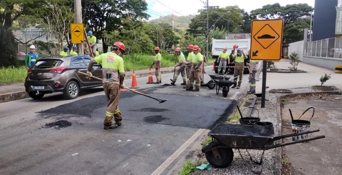 Instalação de quebra-molas na Hans Gaiser divide opiniões em Nova Friburgo