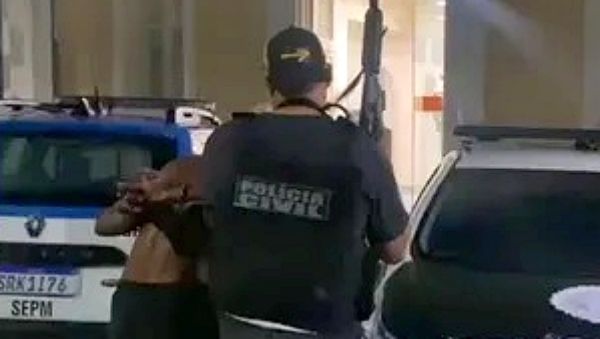 Gerente do tráfico com 56 procedimentos criminais é preso em Bom Jardim