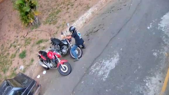 Vídeo flagra tentativa de furto de moto em Cantagalo