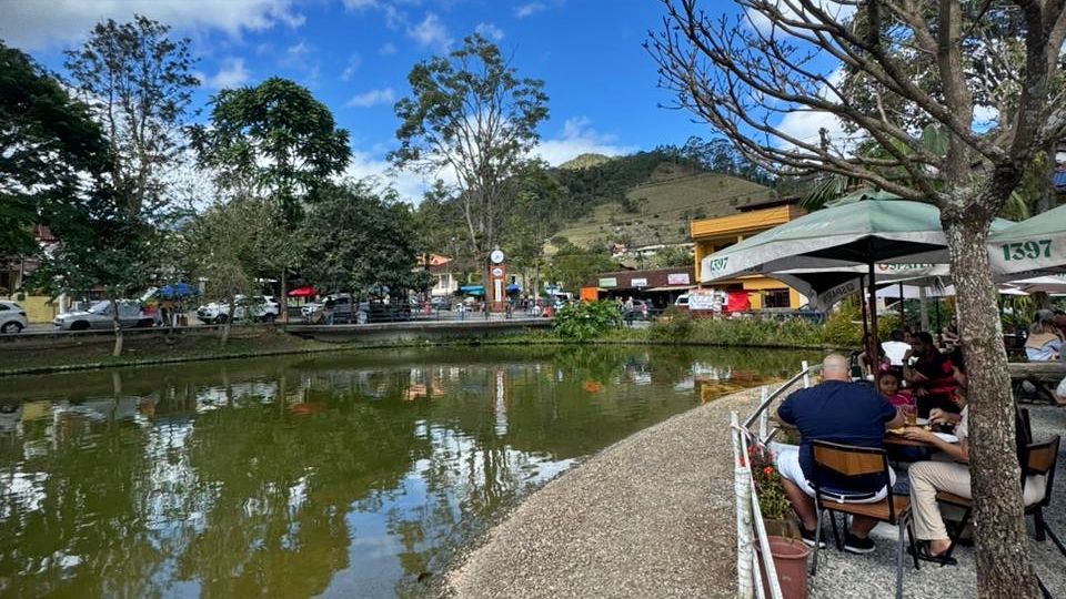 Prefeitura de Nova Friburgo recupera lago de Lumiar após mortandade de peixes