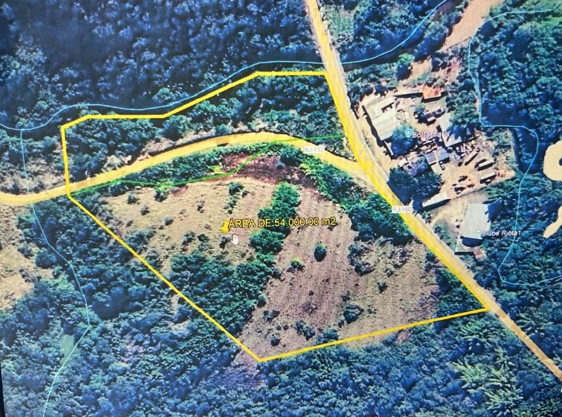Área demarcada em imagem aérea.
